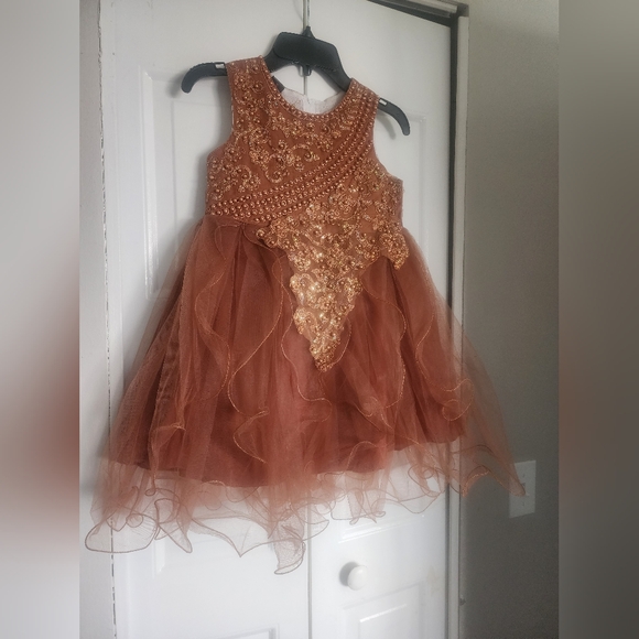 Girls dress - Picture 3 of 3